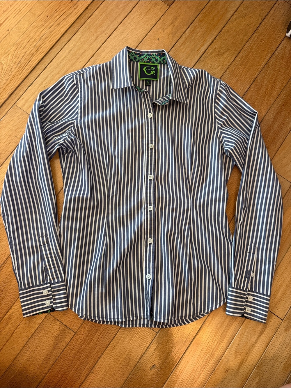 C. Wonder Women’s Blue Striped Button Down Oxford Size Small - C69-026